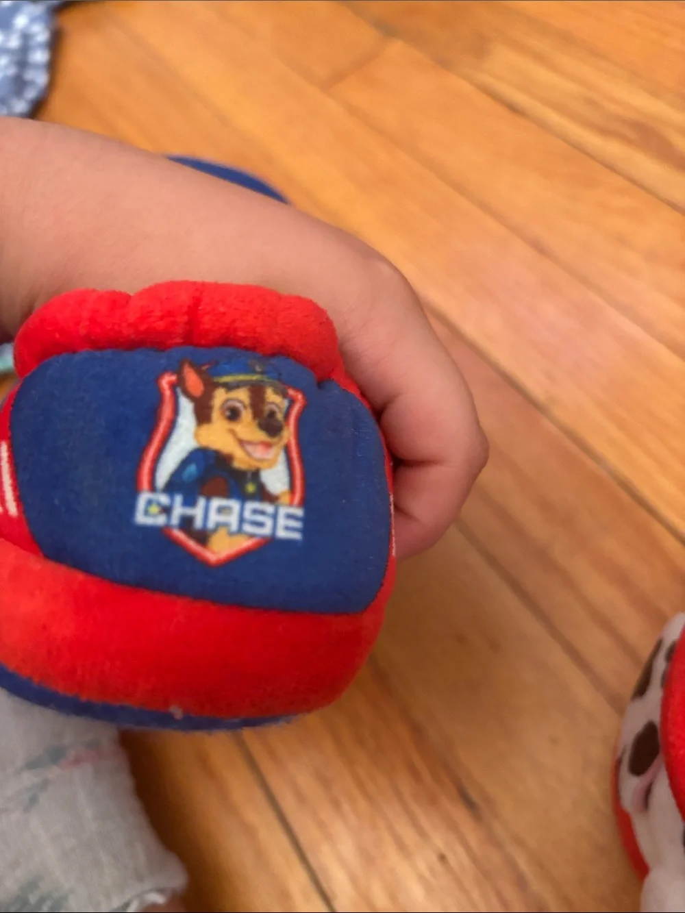Paw patrol slippers size 9/10
